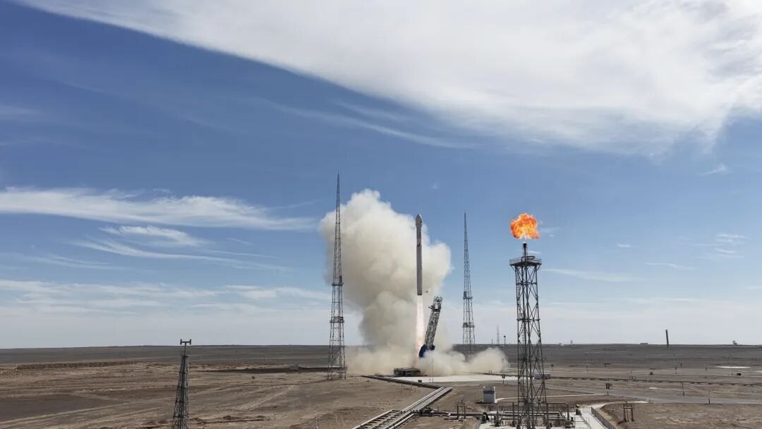 朱雀二号改进型遥六运载火箭发射成功,送“千帆”与“移动”双星入轨